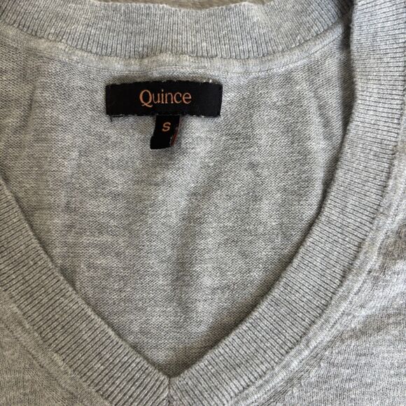 Quince Cashmere Blend V Neck Sweater Womens Small Gray Organic Cotton - Picture 3 of 7